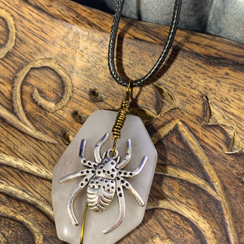Spider Necklace - Picture 2 of 4